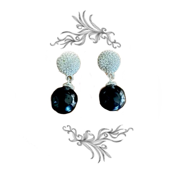 Carol Lee Jewelry - Carol Lee Faux Black Pearl Vintage Silver Tone Clip Earrings